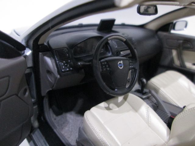 1/18 Volvo C70 T5 Cabrio de 2006 - MotorArt