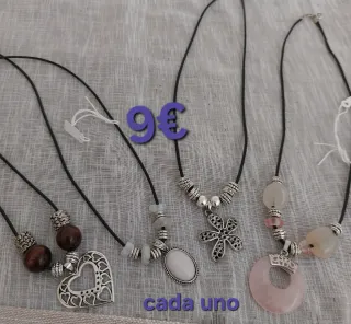 Lote de pulseras y bisutería