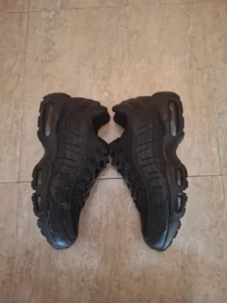 Nike Air Max 95 Negras