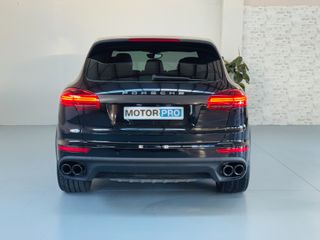 PORSCHE Cayenne Diesel Platinum Edition