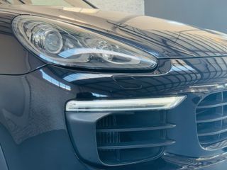 PORSCHE Cayenne Diesel Platinum Edition