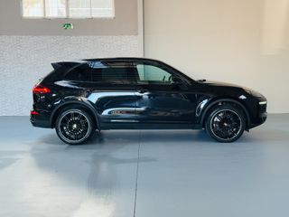 PORSCHE Cayenne Diesel Platinum Edition