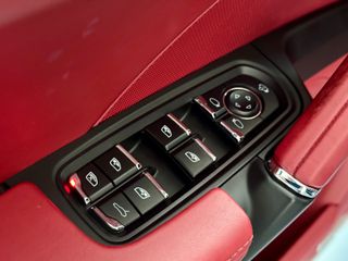 PORSCHE Cayenne Diesel Platinum Edition