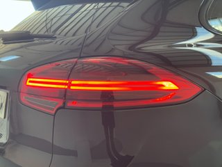 PORSCHE Cayenne Diesel Platinum Edition