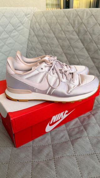 Zapatillas Nike Rosa y Blanco Satinadas 