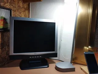 Pantalla LG Plata y Negra