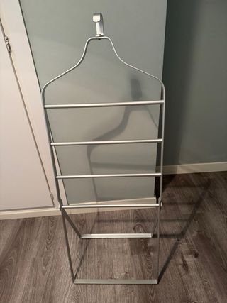 Galan de ropa Ikea metal plateado