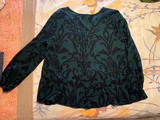 Camisa Couchel verde y negra estampada