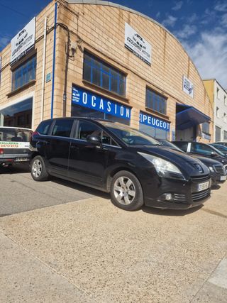Peugeot 5008 2012