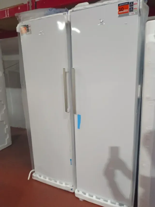 Frigo y congelador Indesit Blanco