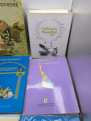 Libros curiosos distintas temáticas 10€ unidad