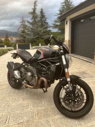 Ducati Monster 821 Stealth – 2020 – 35.000 km