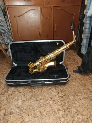 Se venden saxofones en perfecto estado