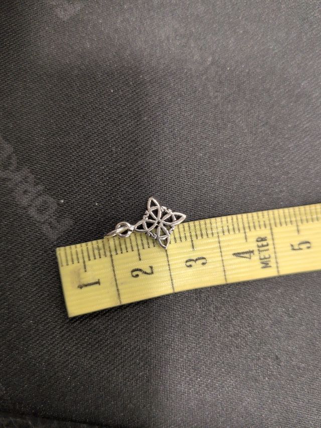 Mini colgante Nudo de Bruja Plata