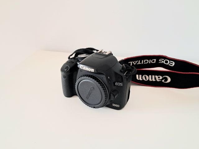 Cámara Canon EOS 500D (Cuerpo)