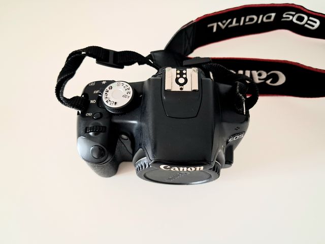 Cámara Canon EOS 500D (Cuerpo)