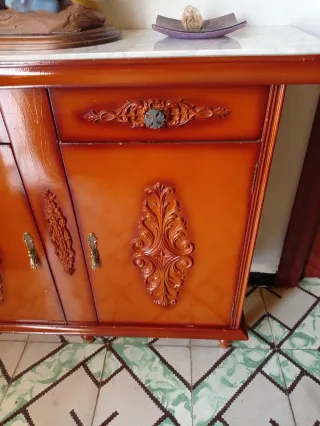 Mueble recibidor madera y mármol