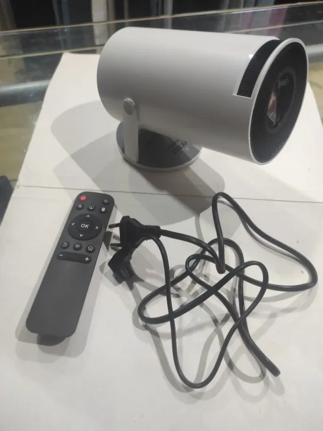 Proyector UHD sin estrenar