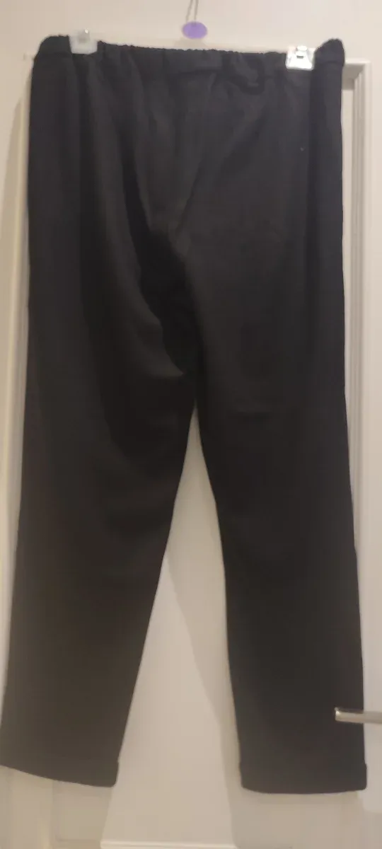Pantalón negro, Violeta by Mango