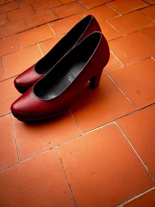 Zapatos Dorking tacón plataforma rojos