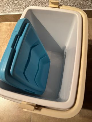 Nevera portátil Curver azul y beige