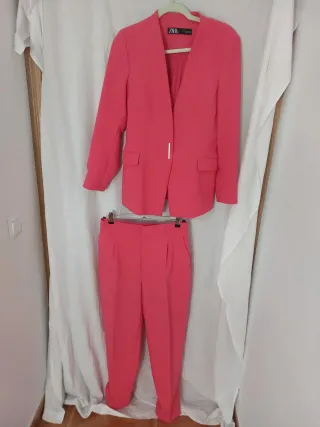 Traje Zara Chaqueta y Pantalón Rosa