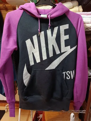 Felpa Nike nera e viola da donna