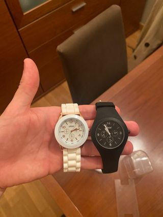 2 orologi Orla in bianco e nero