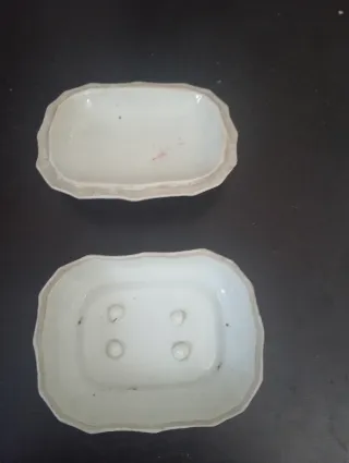 Antiga saboneteira oriental floral