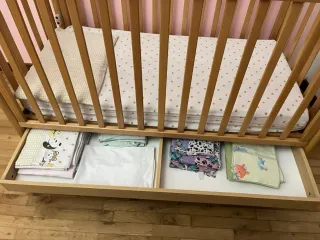 Lettino per neonati/bambini in legno