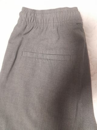 Pantalón chino gris hombre