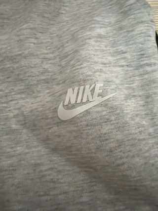 Conjunto Nike Tech Gris y Negro Talla XL