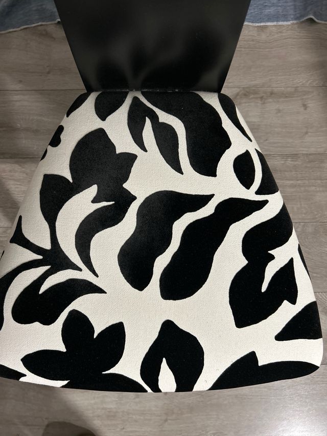 Pack 2 Sillas Comedor Diseño Negro y flores