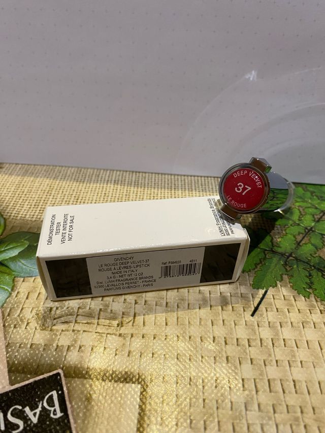 Givenchy Le Rouge Deep Velvet 37 Rojo