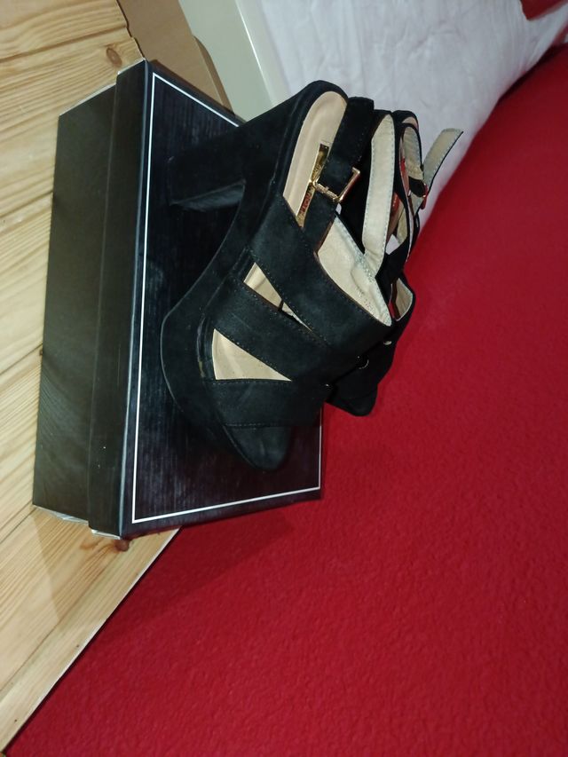 Zapatos de tacón negros