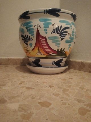 Macetero antiguo decorado
Venta en persona