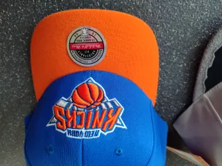 2 GORRAS NUEVAS