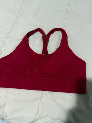 Top deportivo rojo