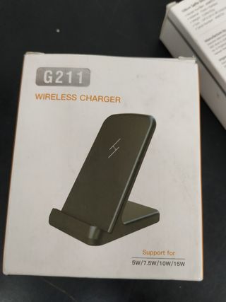 Cargador inalámbrico G211 y palo selfie + cascos