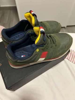 Zapatillas Tommy Hilfiger Verde y Rojo