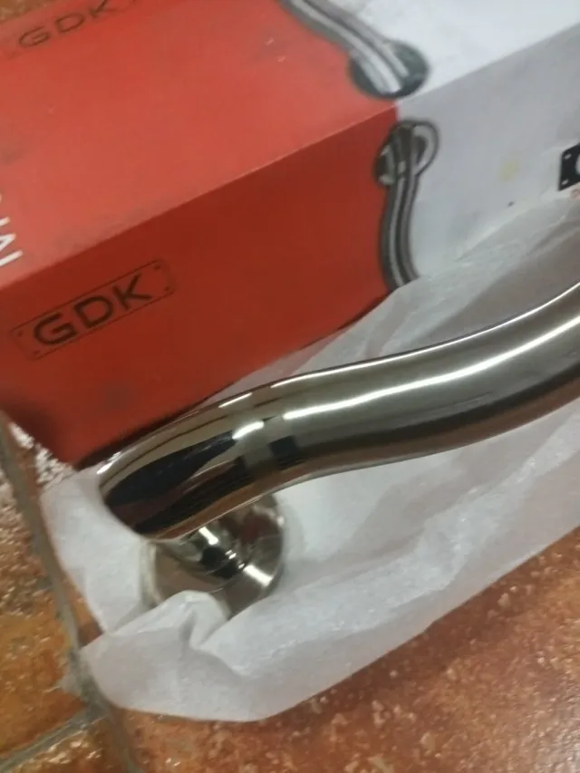 Tirador metálico inoxidable GDK
