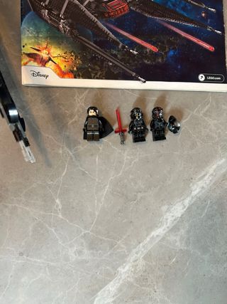 LEGO Star Wars 75179 Kylo Ren's Tie Fighter