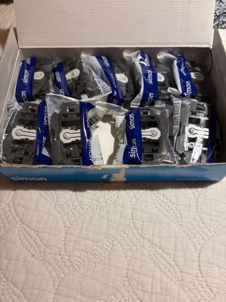 Conmutador Pulsante Simon 100
1 unidad