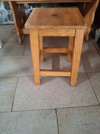 Taburete de madera