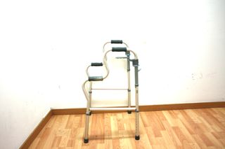 ANDADOR DE ALUMINIO PLEGABLE 72915