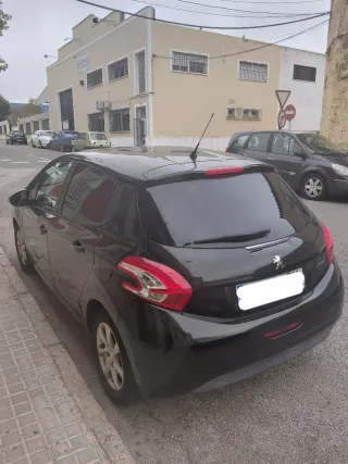 Peugeot 208 2016