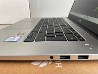 Ordenador Portatil Huawei como nuevo.