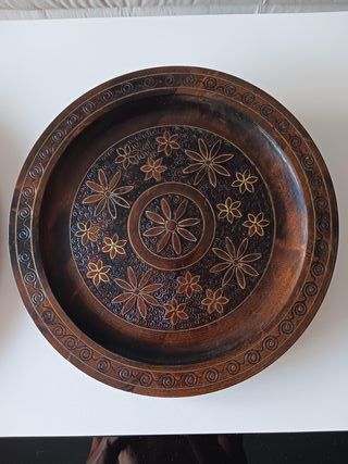 5 PLATOS ARTESANIA MADERA, Y OTROS
