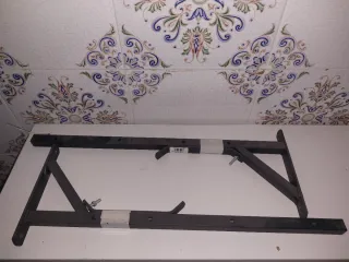 Escuadras de pared metálicas