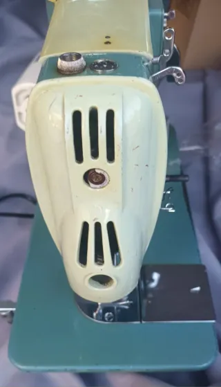 Máquina de coser Alfa Alfamatic 103-3